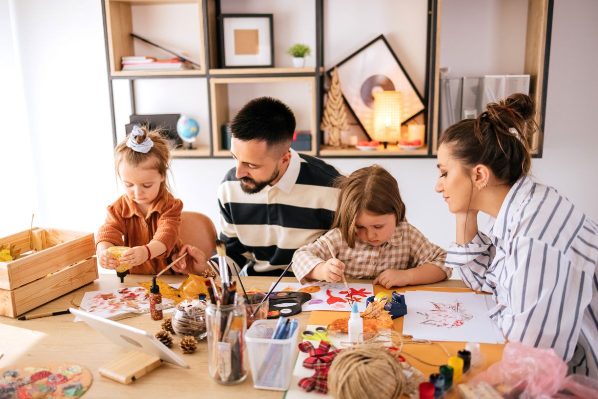 Tarde de manualidades en familia